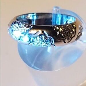 18K-750 solid white gold diamond ring/band super glamorous stylish “The Vogue “